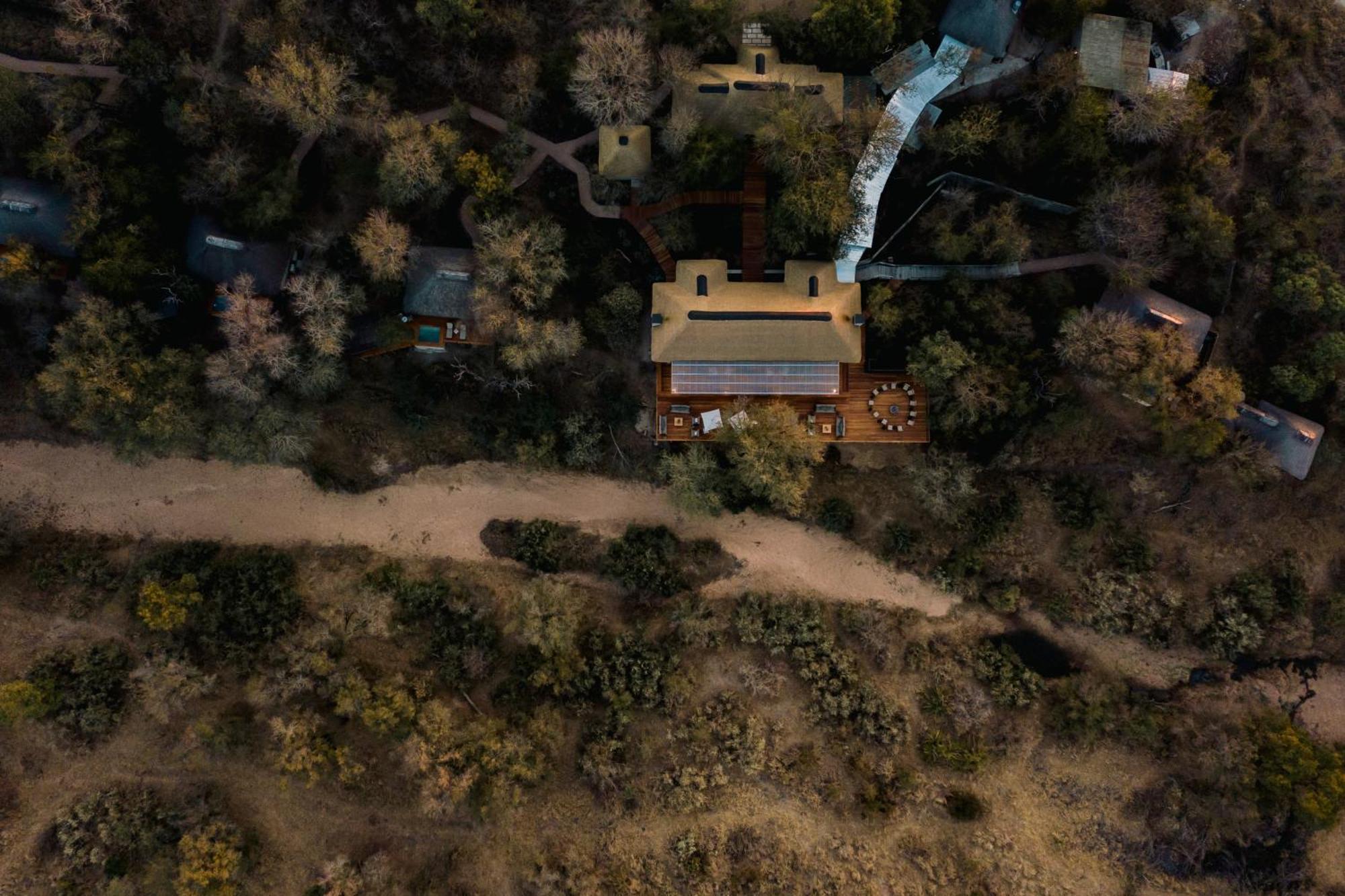 שמורת הציד סאבי סנד Thornybush Simbambili Lodge מראה חיצוני תמונה